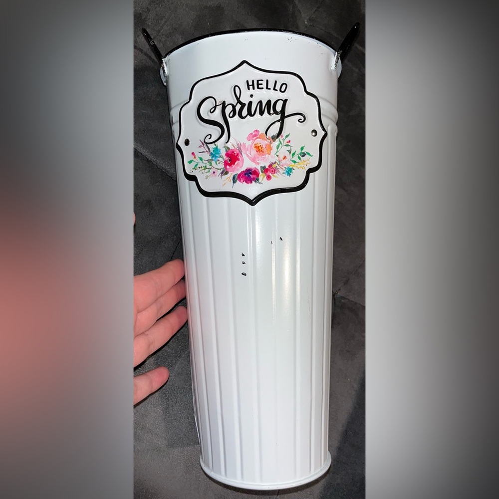 NWOT ‘‘Hello Spring” White Tin Shabby Chic Modern Farmhouse Vase w/ Handles